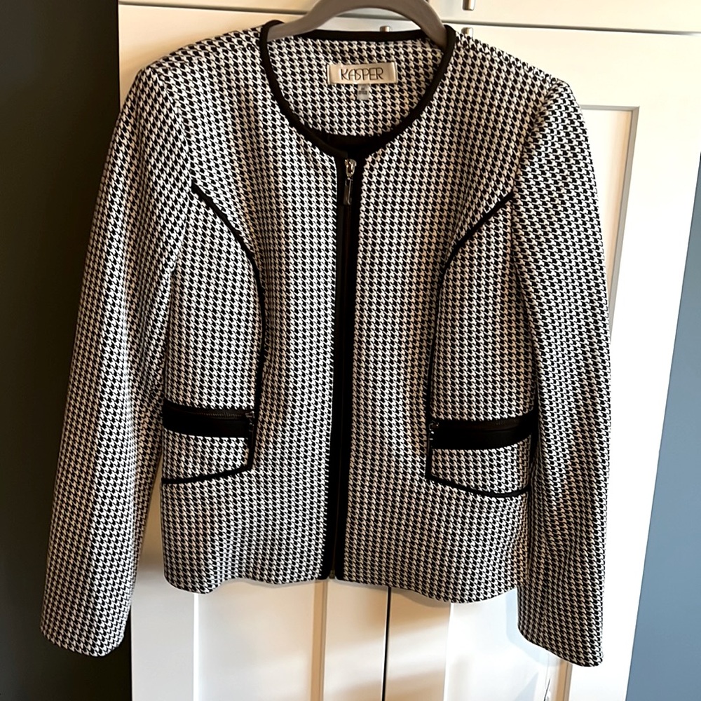 Kasper NWT Black & White Fitted Houndstooth Blazer/Jacket. Size 6P.